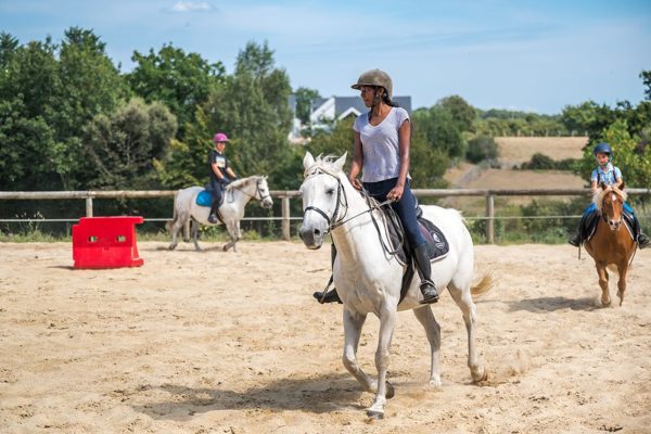 Cours et stages d'équitation au centre équestre Mané Guernehué